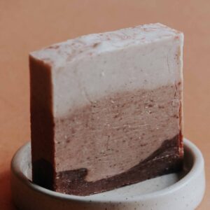 Rose Spirit: Jabón artesanal con aceite de rosas e incienso